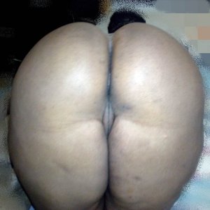 Big ebony ass !