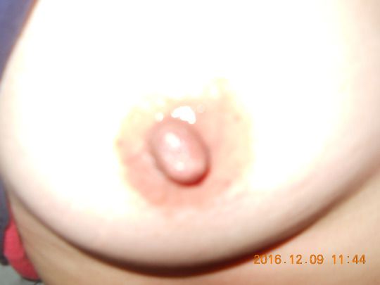 My wife cum wet Nipple